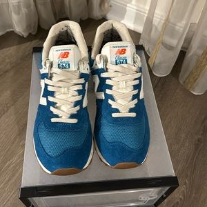 New Balance Classic 574. size 9.5. Lightly worn